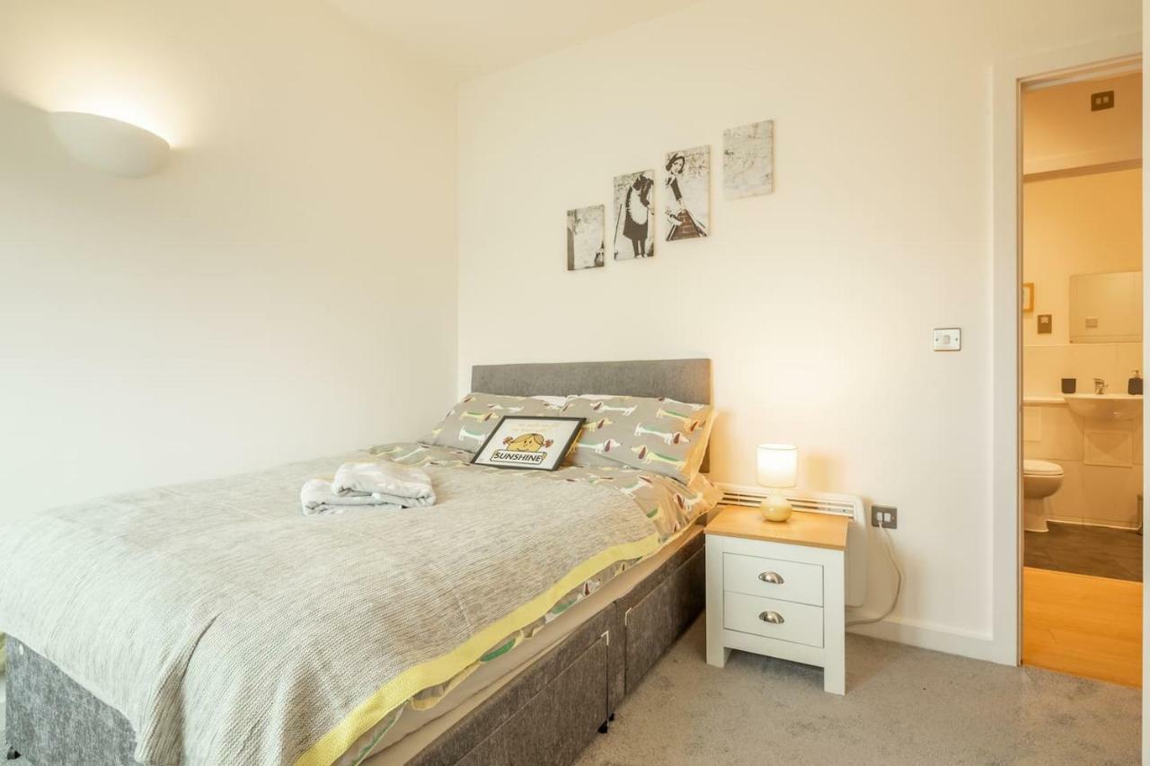Central Bedford: Two Bedrooms, Breakfast Basket Экстерьер фото