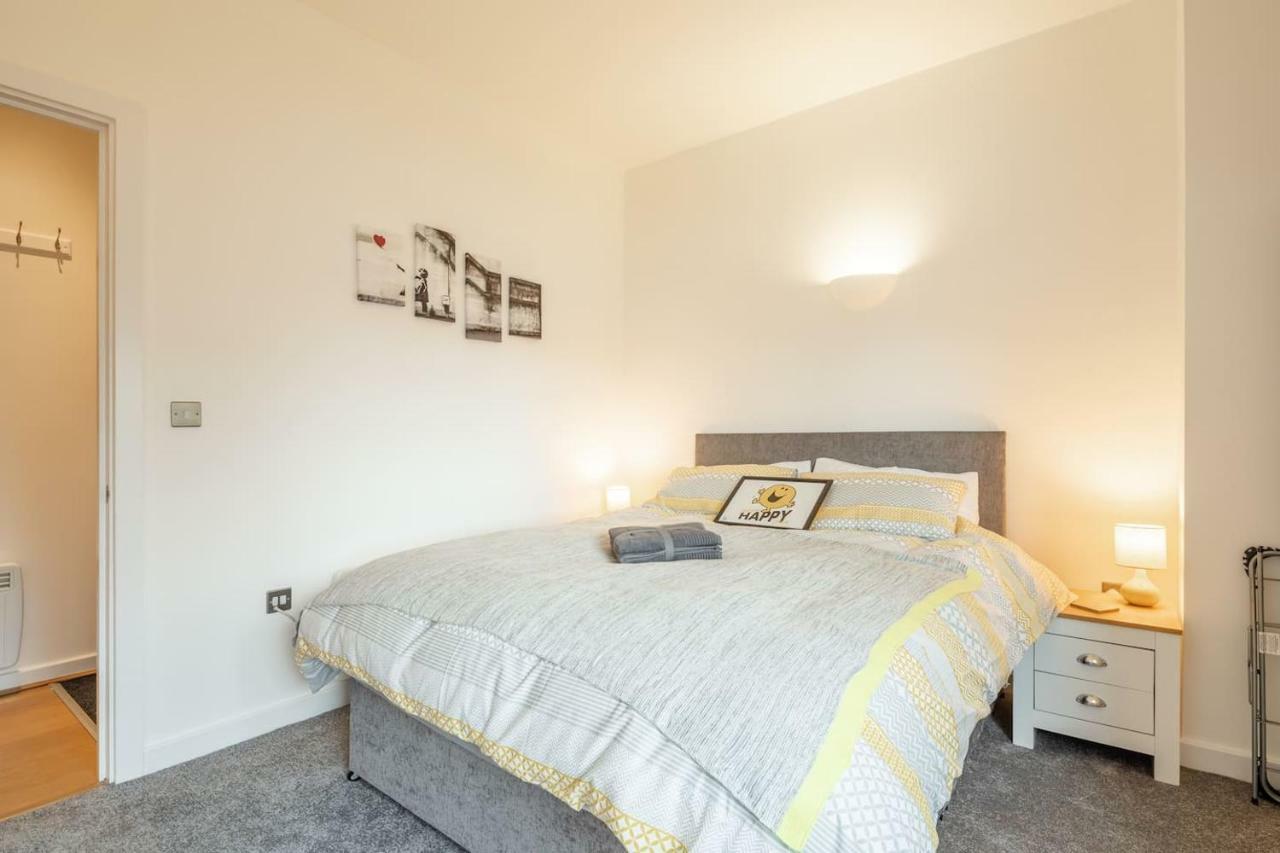 Central Bedford: Two Bedrooms, Breakfast Basket Экстерьер фото