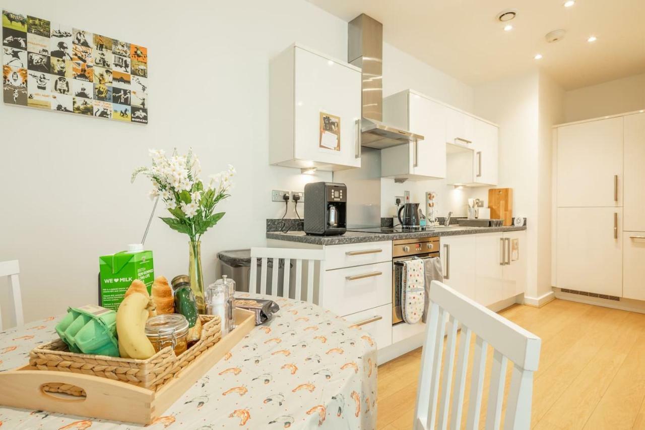 Central Bedford: Two Bedrooms, Breakfast Basket Экстерьер фото