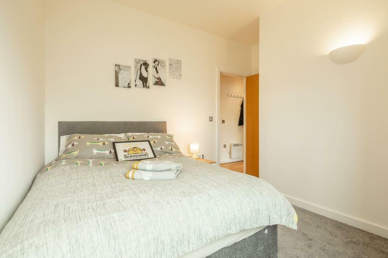 Central Bedford: Two Bedrooms, Breakfast Basket Экстерьер фото