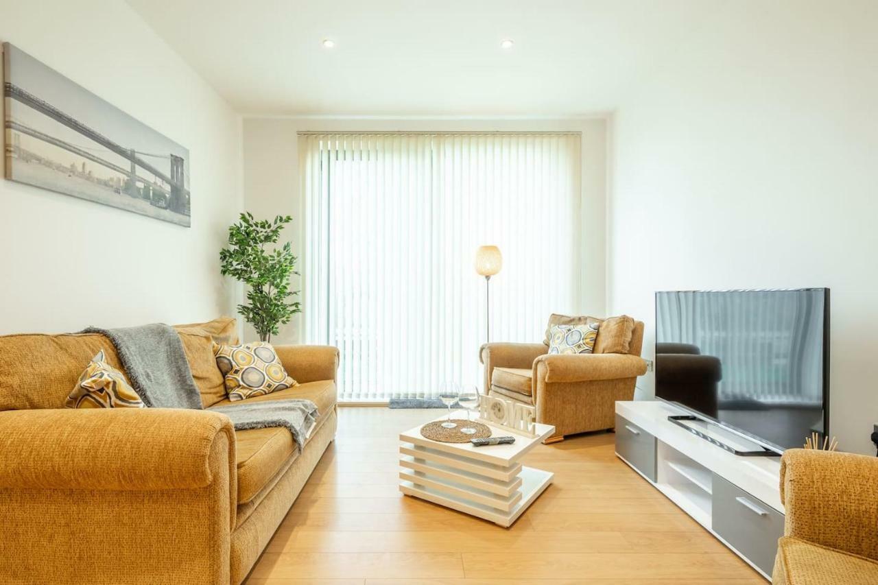 Central Bedford: Two Bedrooms, Breakfast Basket Экстерьер фото