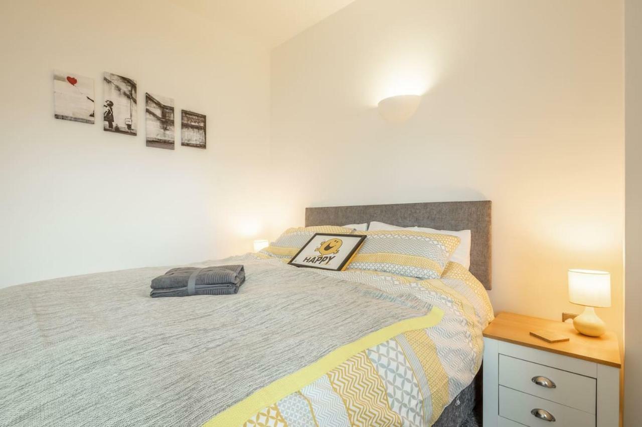 Central Bedford: Two Bedrooms, Breakfast Basket Экстерьер фото